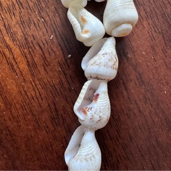Hawaiian Sea Shell Lei Ritual Necklace Light Color Lot of 2 - Picture 11 of 12